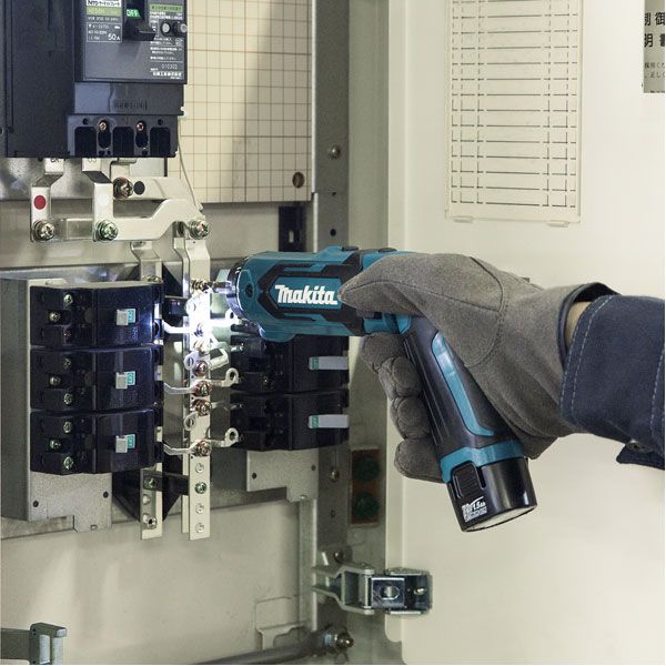 Tournevis électrique 7,2V Li-Ion 1,5 Ah 5,6 Nm DF012DSE Makita