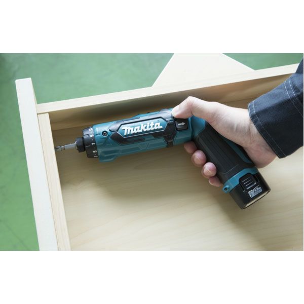 Tournevis électrique 7,2V Li-Ion 1,5 Ah 5,6 Nm DF012DSE Makita