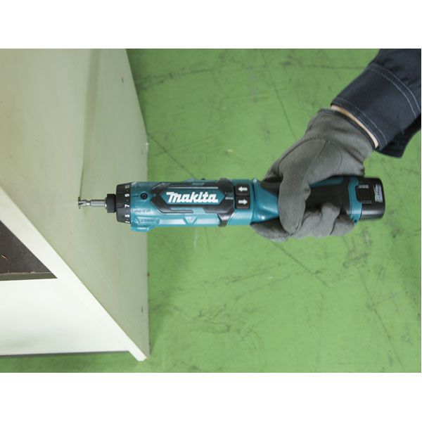 Tournevis électrique 7,2V Li-Ion 1,5 Ah 5,6 Nm DF012DSE Makita