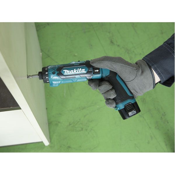 Tournevis électrique 7,2V Li-Ion 1,5 Ah 5,6 Nm DF012DSE Makita
