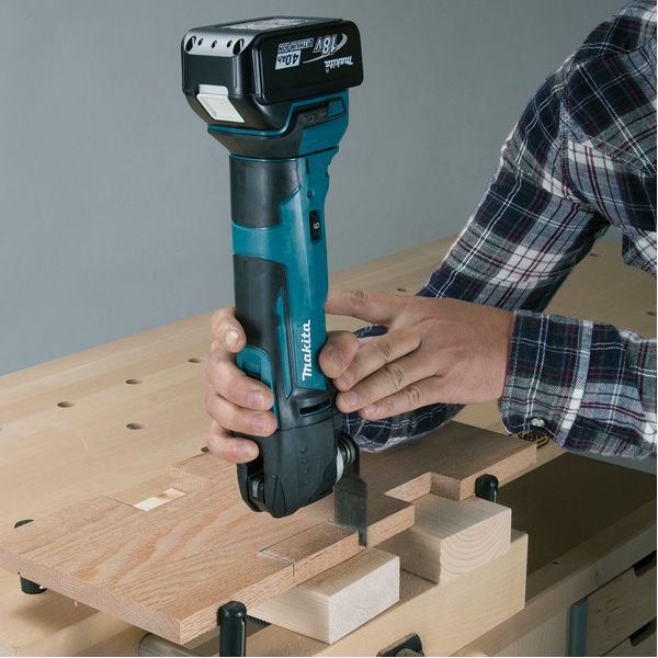 Découpeur-ponceur multifonctions 18 V Li-ion 4 Ah Makita DTM51RMJX3 + accessoires