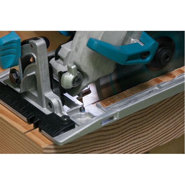Scie circulaire 18 V Li-Ion ø165 mm (Machine seule) DHS680ZJ Makita