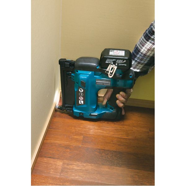 Cloueur 18V Li-Ion  (Produit seul) Makita DBN500ZJ
