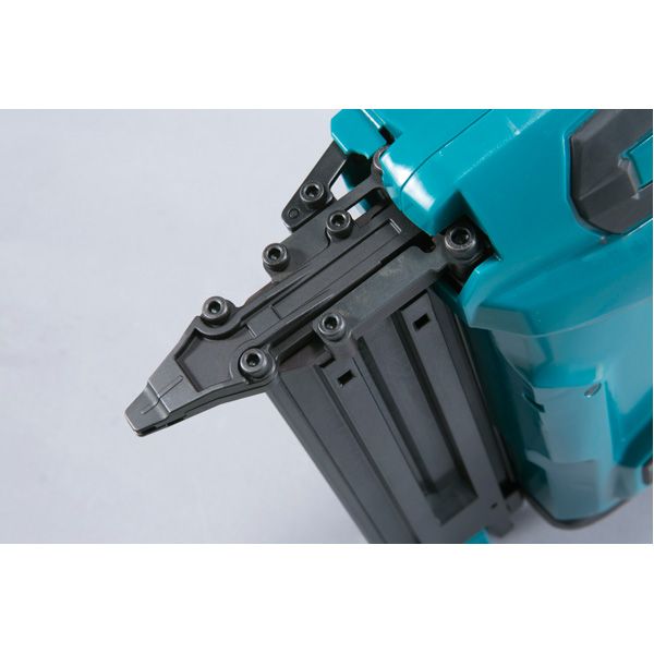 Cloueur 18V Li-Ion  (Produit seul) Makita DBN500ZJ