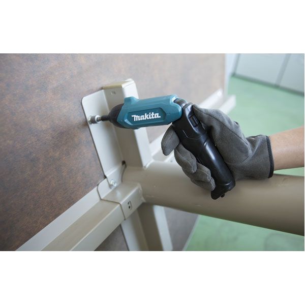 Tournevis 3,6 V Li-Ion (intégrée) 4,5 Nm DF001DW Makita