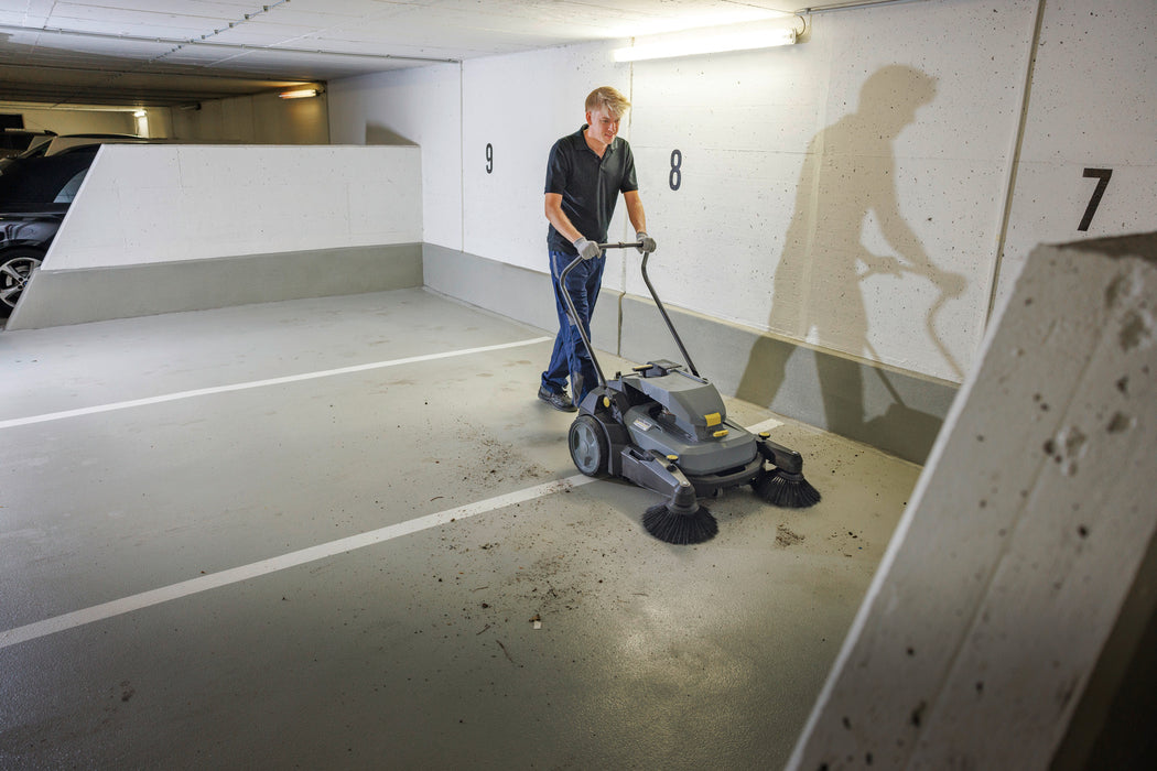 Balayeuse autotractée KM 70/30 C BP PACK 2SB - 9.568-634.0 Karcher