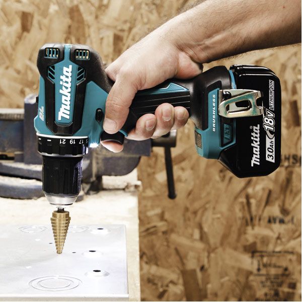 Perceuse visseuse 18V Li-Ion ø 13 mm DDF485Z Makita (Produit seul)