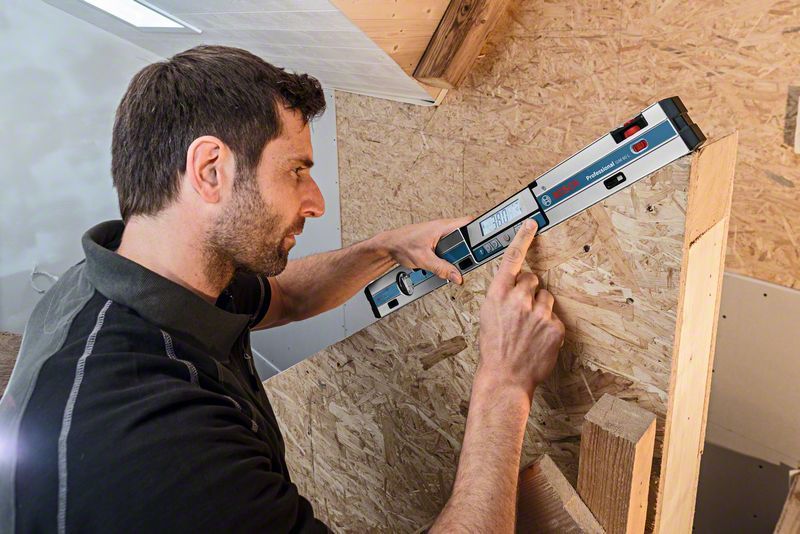 Niveau électronique avec pointeur laser GIM 60 L Bosch 601076900