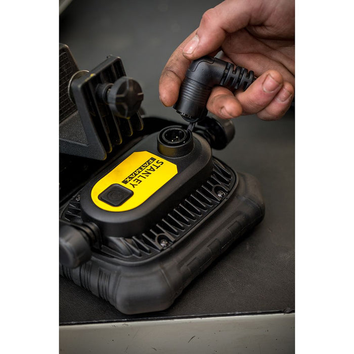 Projecteur Rechargeable Fatmax - 1 000 Lumens PROJECTEUR RECHARGEABLE FATMAx - 1 000 LUMENS Stanley FMHT81507-1
